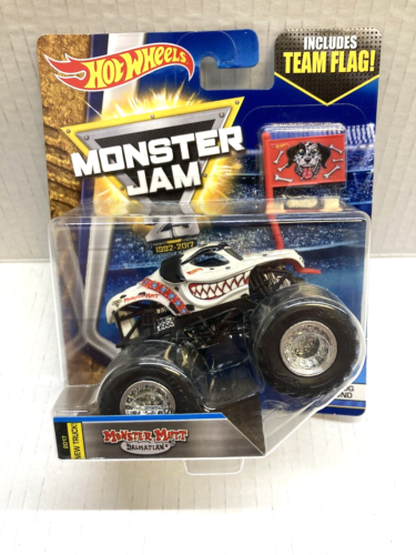 ‘2016 “MONSTER MUTT” Hot Wheels Monster Jam 1:64  Team Flag MJ DOG POUND 3/5