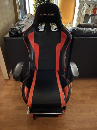 GTRacing gaming chair, slightly usedBlack/Red. Fullyfunctional.Cleanedbeforesale