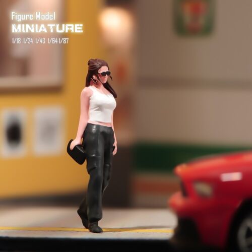 1/87 Scene Props Hongkong Landlady Miniatures Figures Model For Cars Vehicle Toy