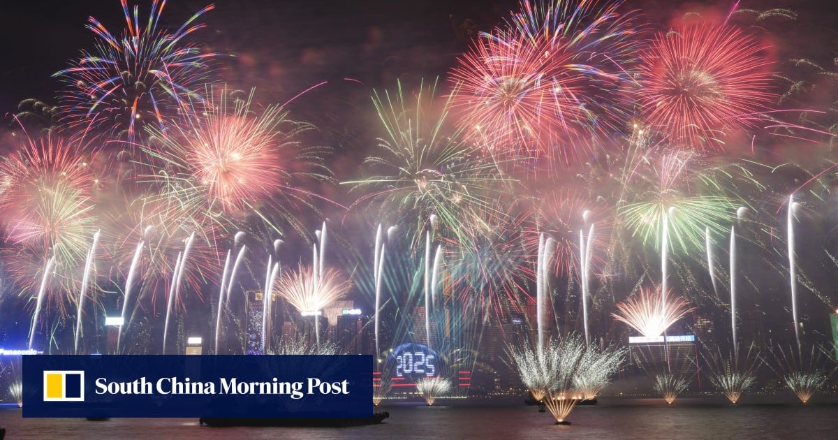 Hong Kong welcomes 2025 as hundreds of thousands gather for harbour fireworks