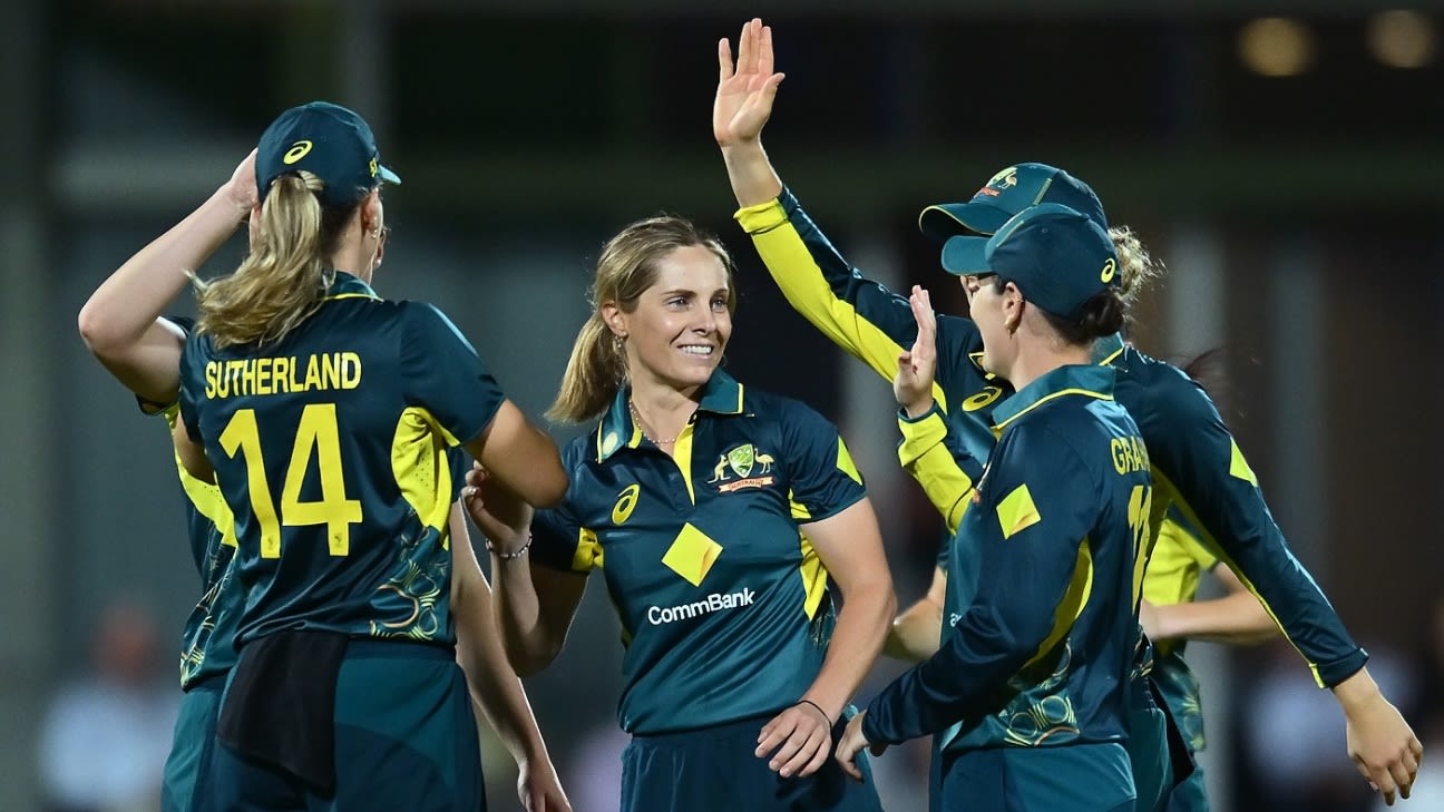 Women’s Ashes 2024-25 – Sophie Molineux ruled out of Ashes, Georgia Voll included