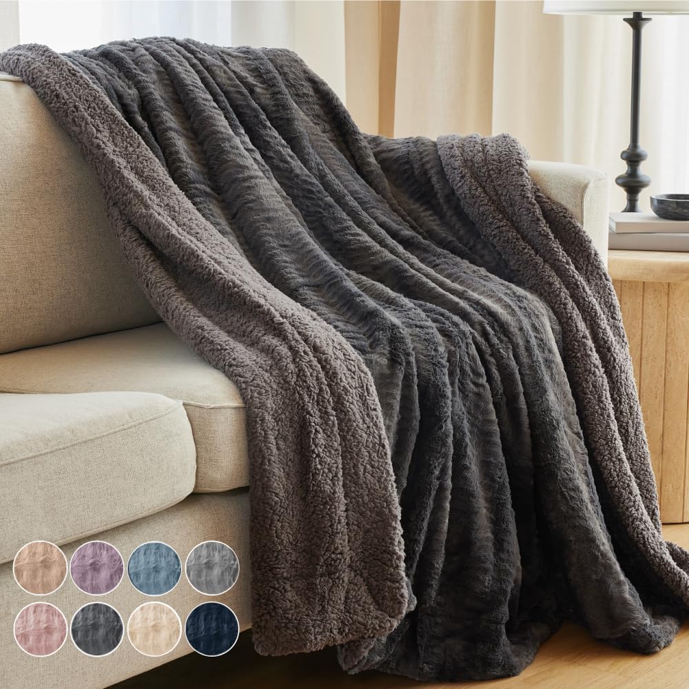 The Connecticut Home Co Throw Blanket for Couch, Soft Luxury Home Decor Faux Fur and Sherpa, Cozy Warm Throws for Bed, Gift for Women, Bedding Accent Blankets for Sofa Beds Chair, 65×50, Gray