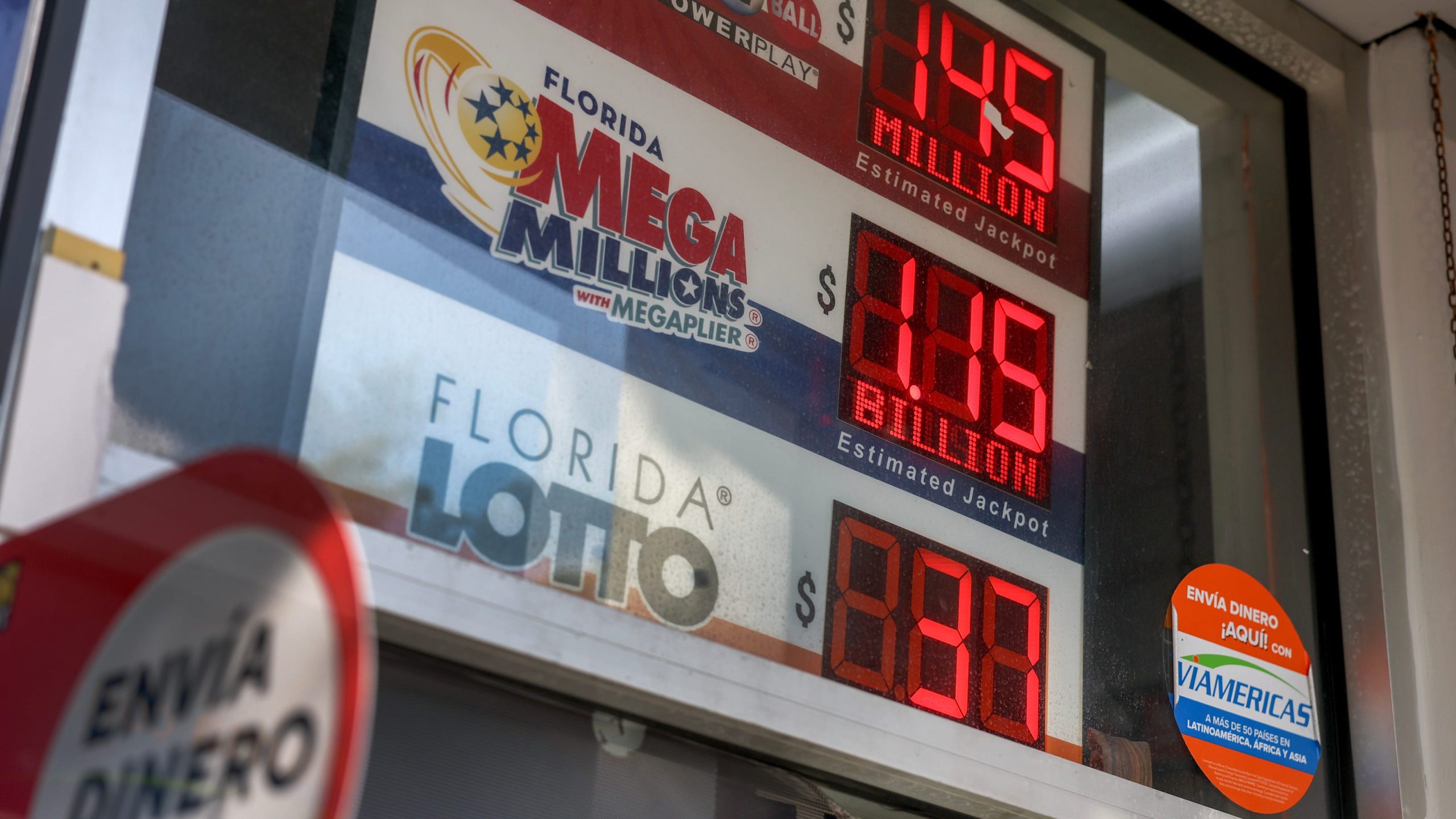 Lottery jackpot rises over $1B