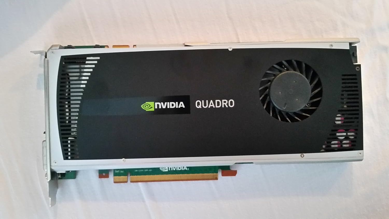 NVIDIA Quadro 4000 for Mac by PNY 2GB GDDR5 PCI Express Gen 2 x16 DVI-I DL, DisplayPort and Stereo OpenGL, DirectX (Boot Camp), CUDA and OpenCL Professional Graphics Board, VCQ4000MAC-PB