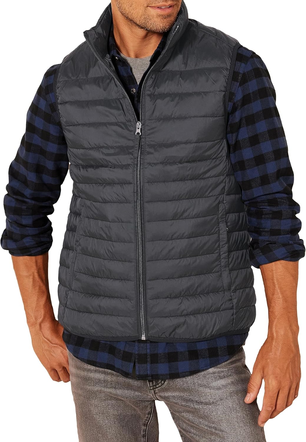 Amazon Essentials Men’s Lightweight Water-Resistant Packable Puffer Vest