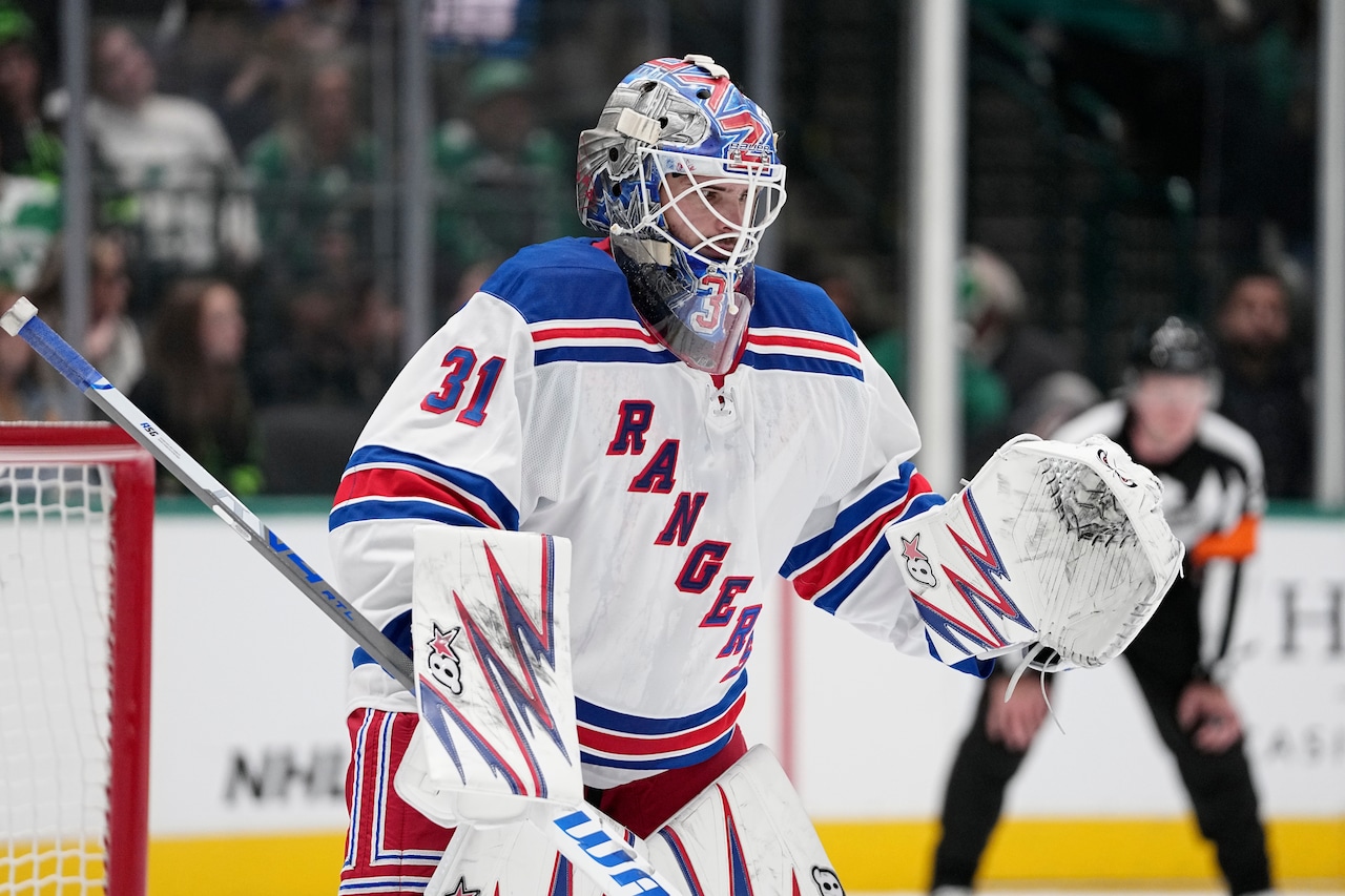 Rangers star goalie placed on IR ahead of game vs. Bruins (report)