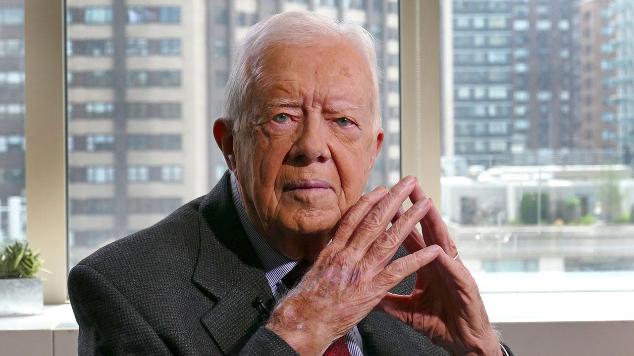 Biden closes government in honor of Jimmy Carter