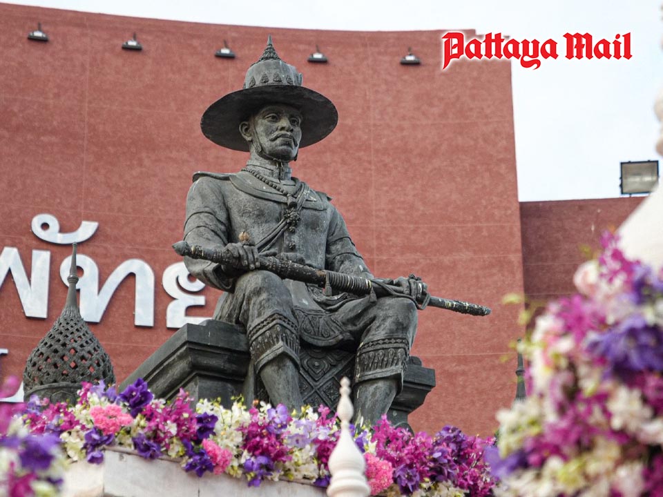 Pattaya honors King Taksin the Great on coronation anniversary