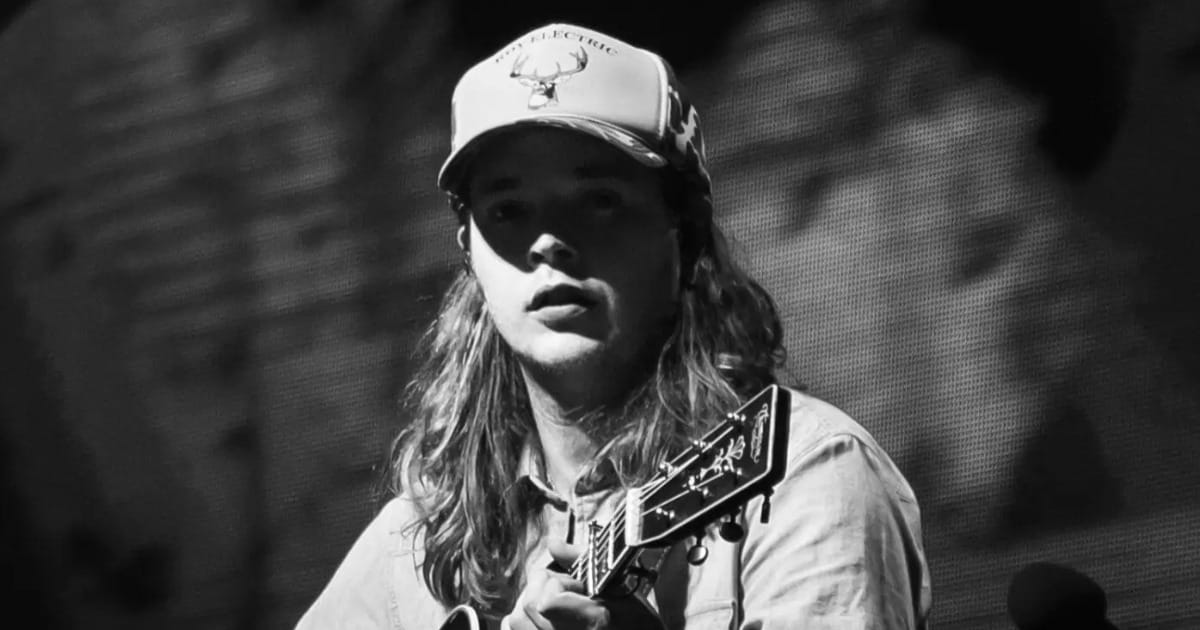 Billy Strings Begins New Year’s Eve Series in New Orleans with Debut Covers of Townes Van Zandt and Tony Rice