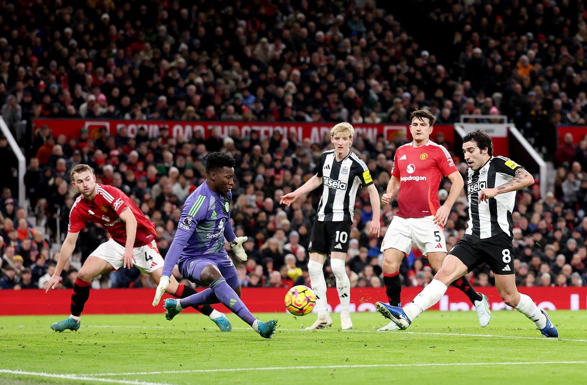 Man United vs Newcastle LIVE: Premier League latest score, goals and updates as Zirkzee booed off by own fans