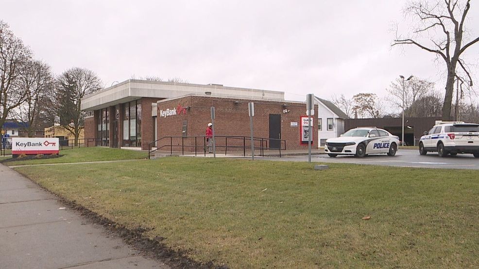 22-year-old man arrested for Rochester bank robbery