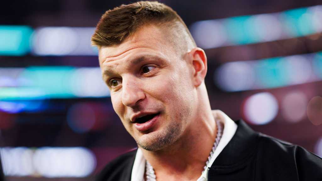 Gronk to host portion of ‘Dick Clark’s New Year’s Rockin Eve’