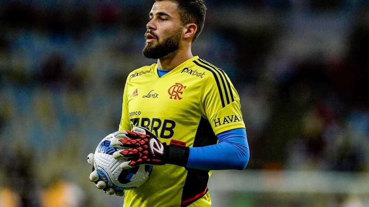 Goleiro do Flamengo cita rivais como as maiores referências da sua carreira