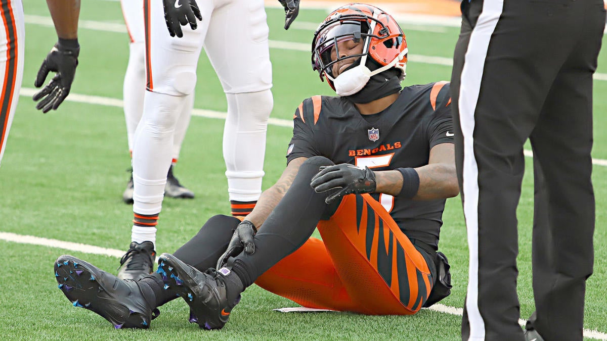 Tee Higgins injury update: Bengals WR active for must-win game vs. Broncos despite ankle, knee issues