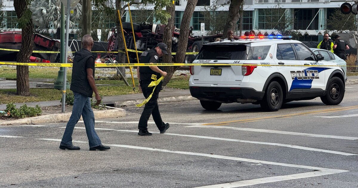 Delray Beach Police investigating train incident involving fire truck