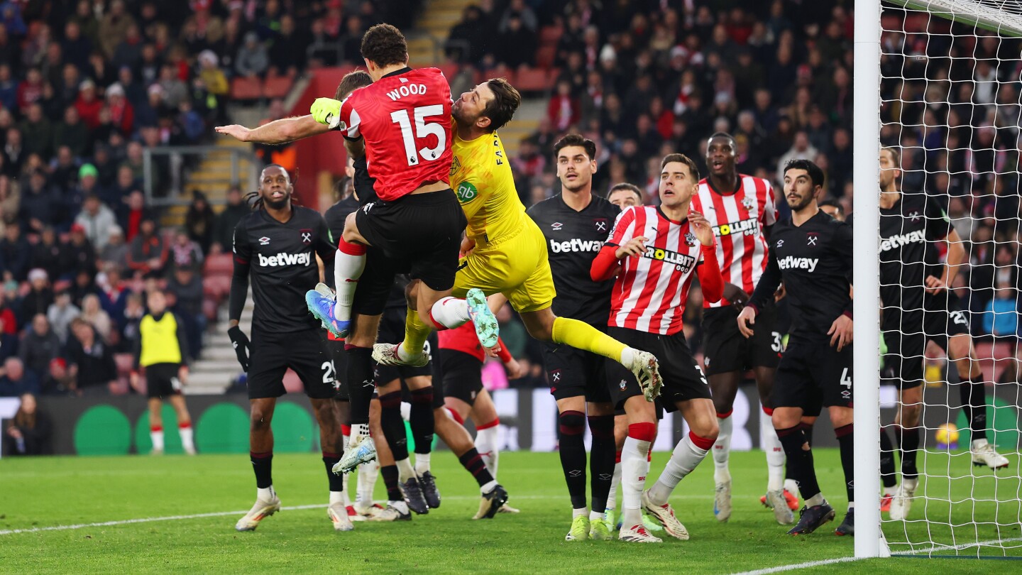 Lukasz Fabianski recovering after being carried off for West Ham at Southampton