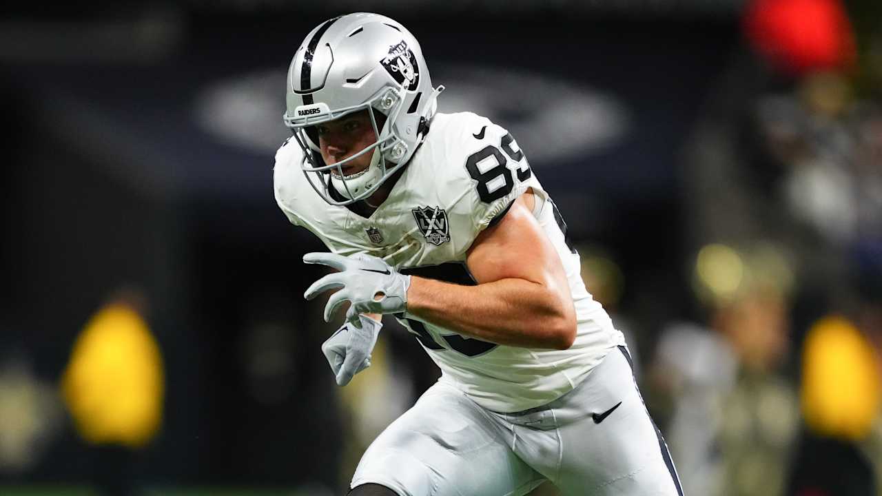 Raiders’ Brock Bowers breaks Mike Ditka’s 63-year-old record for rookie TE receiving yards