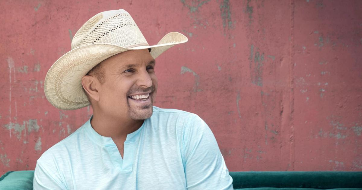 Garth Brooks’ Catalogue Still Isn’t on Spotify, After Fans Get Their Hopes Up Due to Brief ‘No Fences’ Appearance