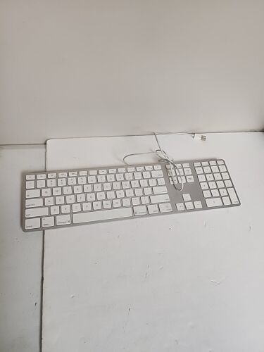 Original Apple A1243 Aluminum USB Wired Slim US Keyboard w/ Numeric Keypad