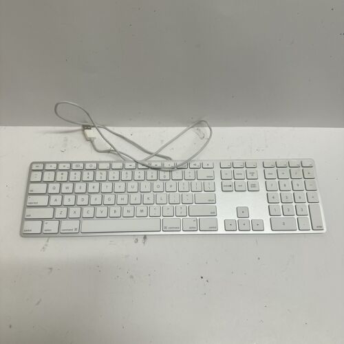 Apple A1243 Wired USB Keyboard W/ Numeric Keypad White Genuine