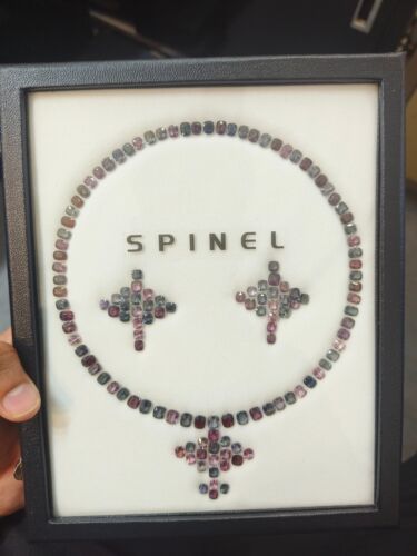 A BEAUTIFUL LAYOUT OF SPINEL 100.31 Cts A GORGEOUS LUSTER !