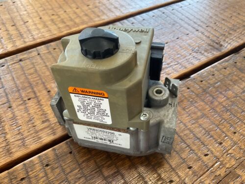 Furnace Gas Valve VR8205S2296 60-100394-01 Honeywell