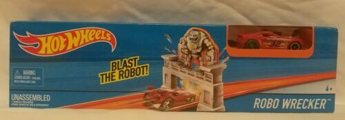 Mattel Hot Wheels Robo Wrecker Track and Car Set RED 32