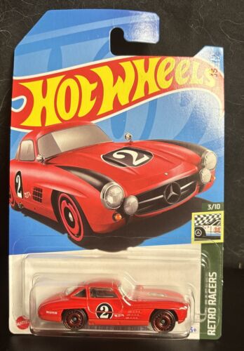 2023 Hot Wheels RETRO RACERS 3/10 Mercedes-Benz 300 SL 27/250 (Int. Card)