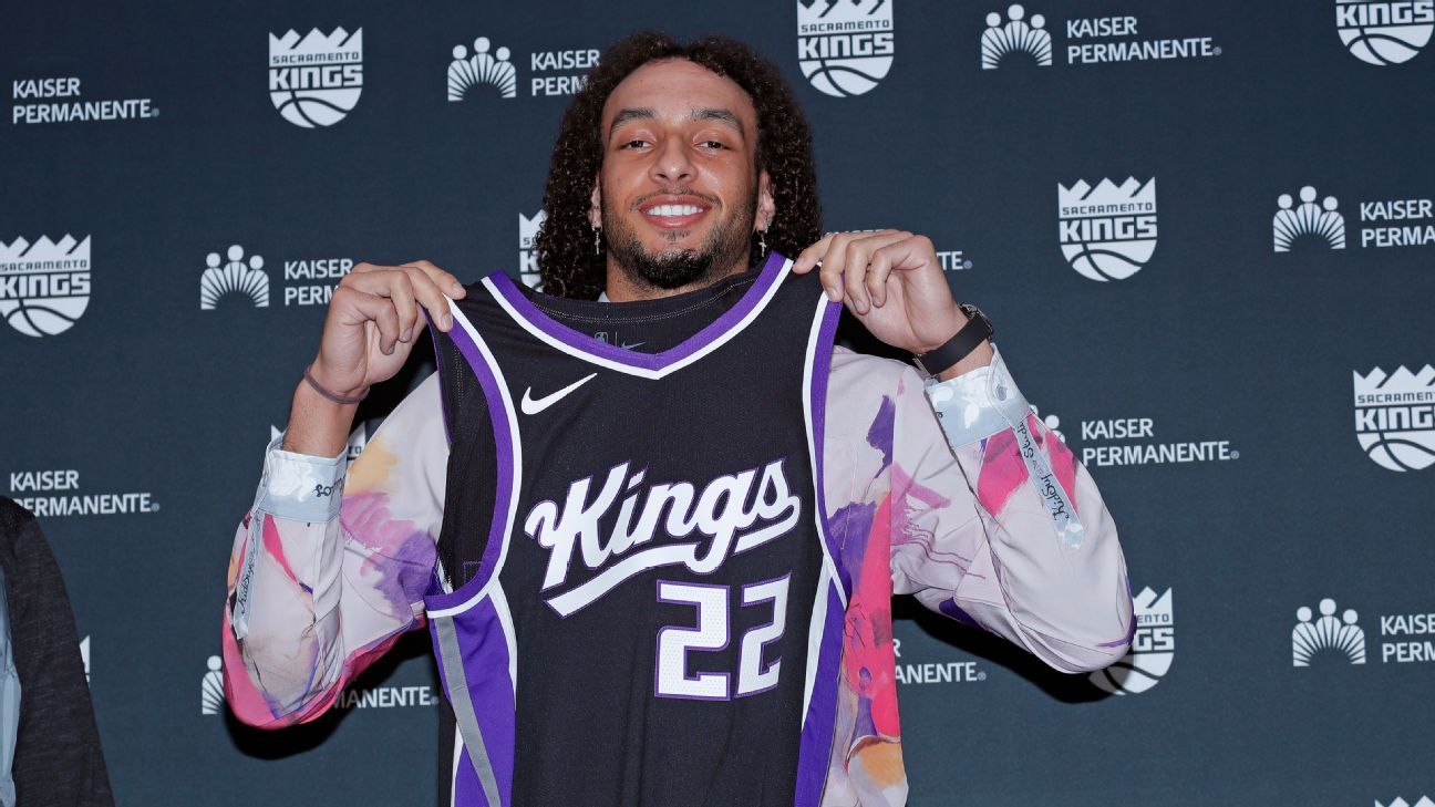 Sources: Kings’ Carter to debut with dad on opposite sideline