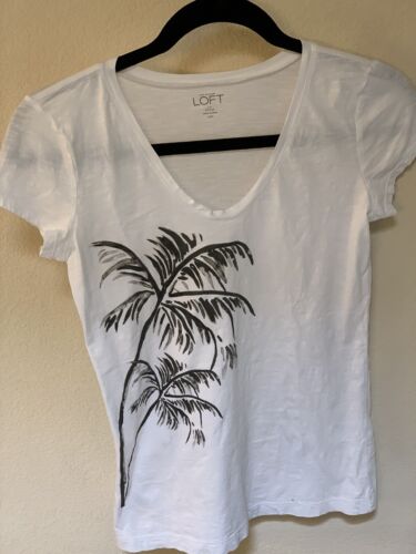 NWOT Ann Taylor Loft Petites Womens White  T-shirt Size XSP Palm Trees