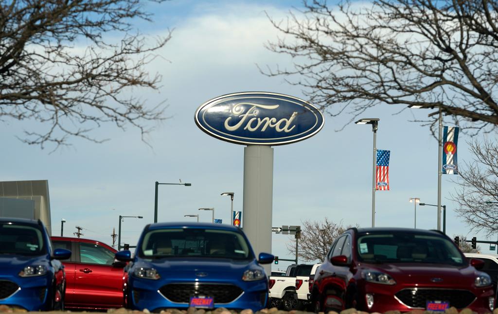 Ford recalling 20K hybrid SUVs over battery concerns