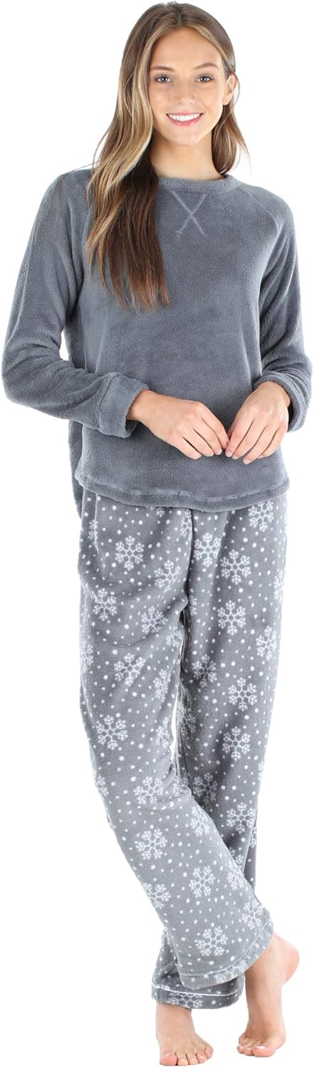 PajamaMania Women’s Fleece Long Sleeve Pajama PJ Set