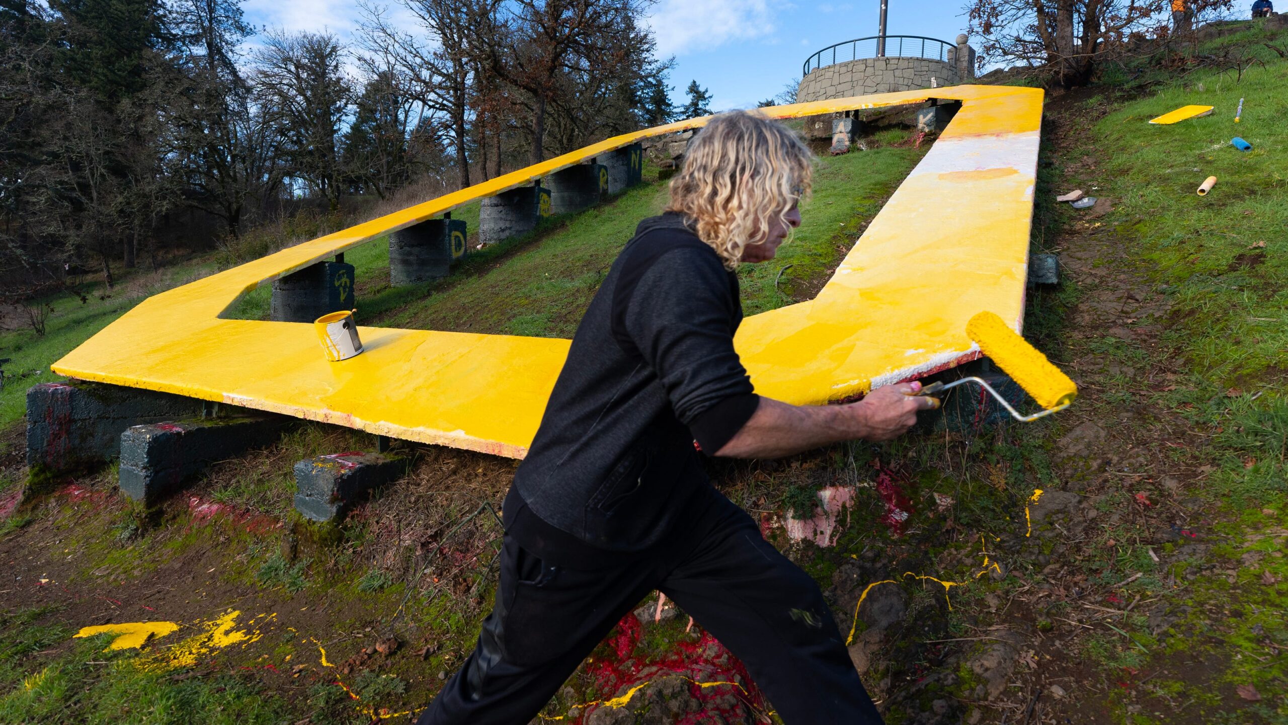 Big ‘O’ in Eugene painted red before Ducks vs. Ohio State in Rose Bowl