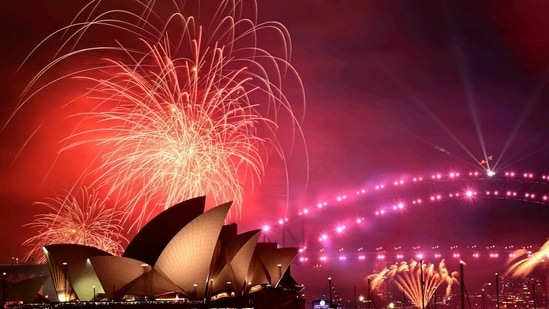 World News Live Today January 1, 2025: New Year 2025: From Auckland fireworks to Times Square’s iconic ball drop