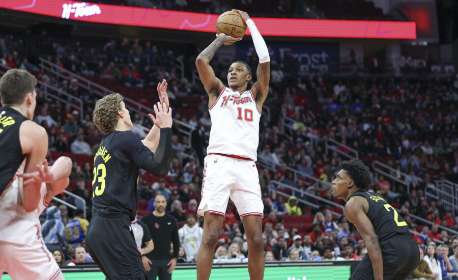 Rockets’ Jabari Smith Fractures Hand In Practice