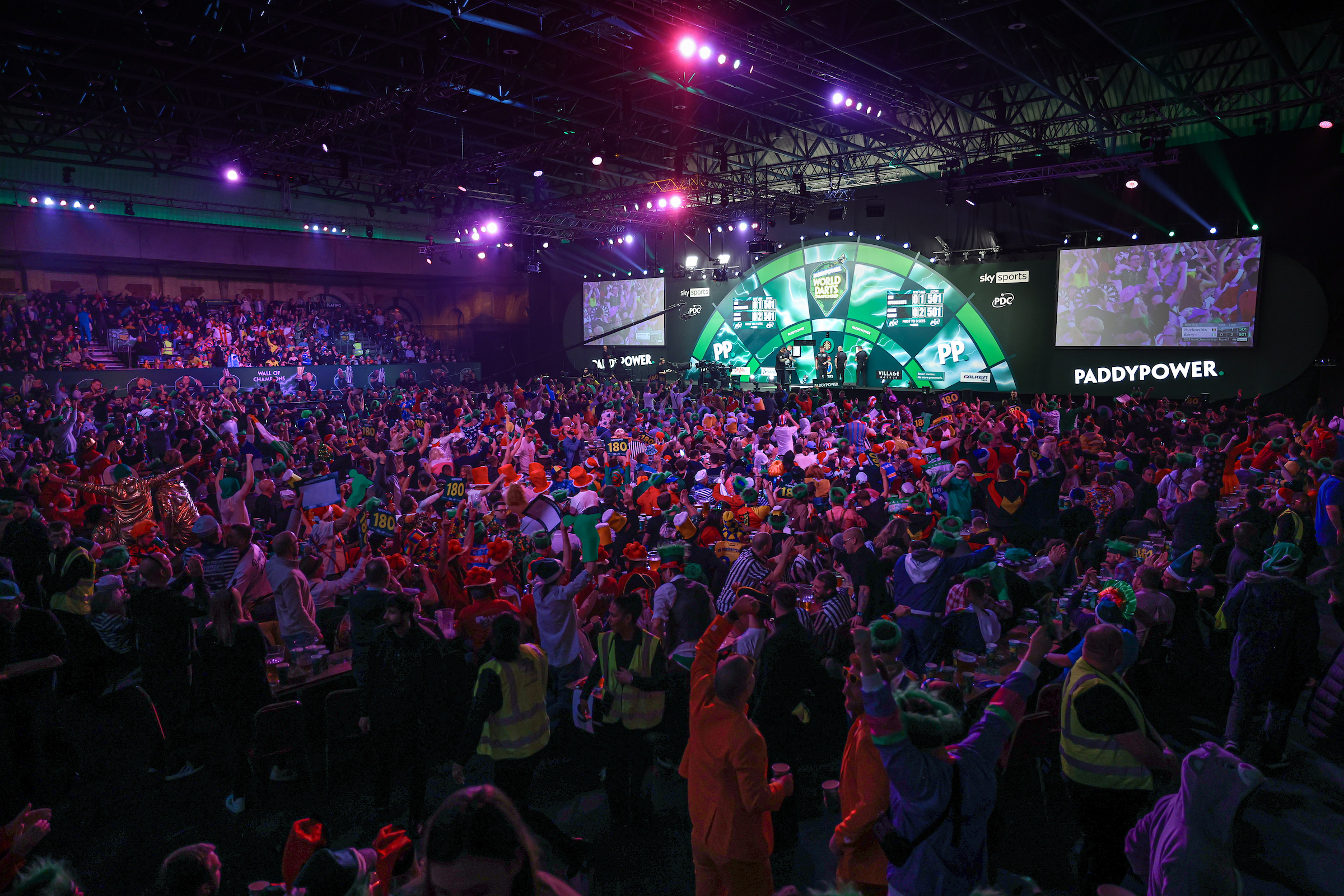 2024/25 Paddy Power World Darts Championship Final latest