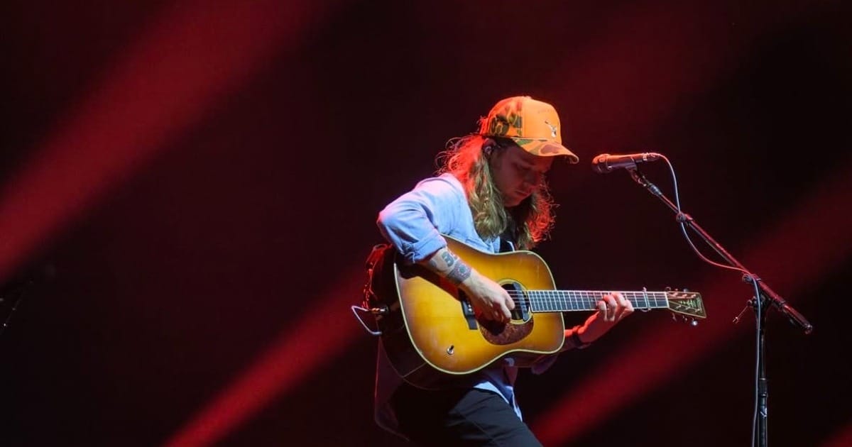 Billy Strings Pays Tribute to John Hartford with Suite of Covers, Debut Blind Melon’s “No Rain” During Night Two of New Year’s Eve Run