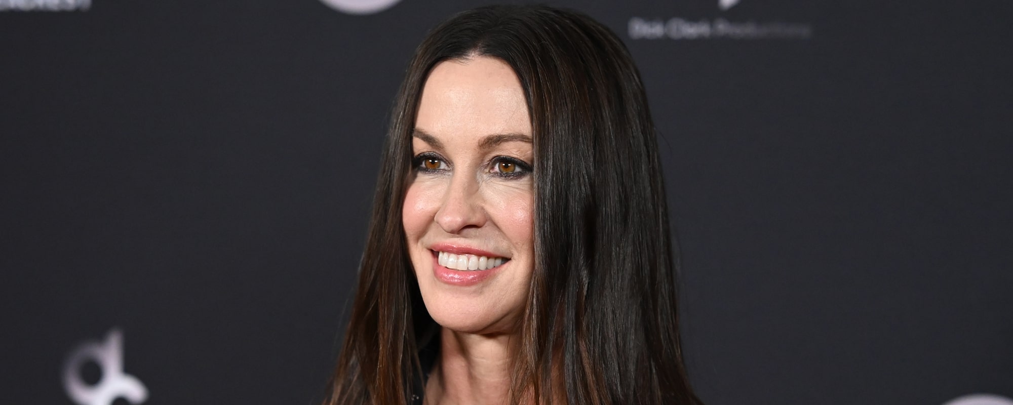 Watch Alanis Morissette Celebrate 30 Years of ‘Jagged Little Pill’ on Dick Clark’s New Year’s Rockin’ Eve