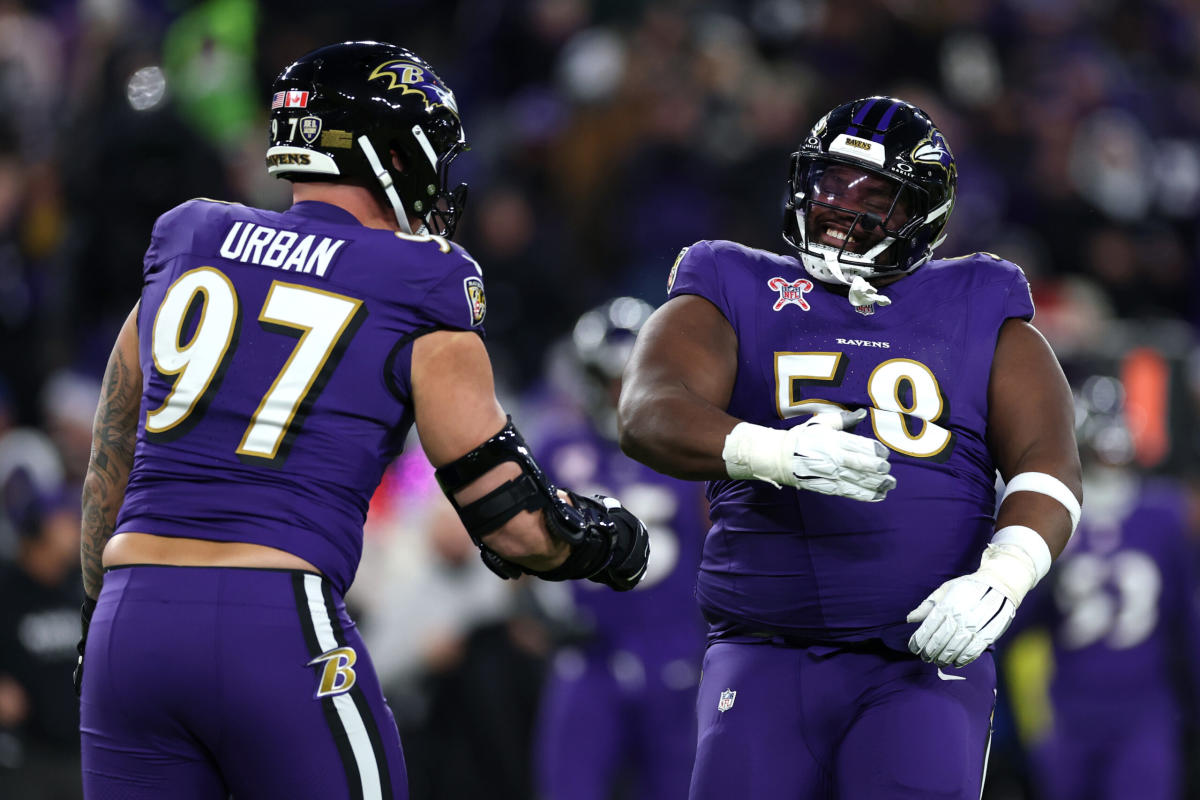 Ravens’ 355-pound Michael Pierce makes first NFL interception