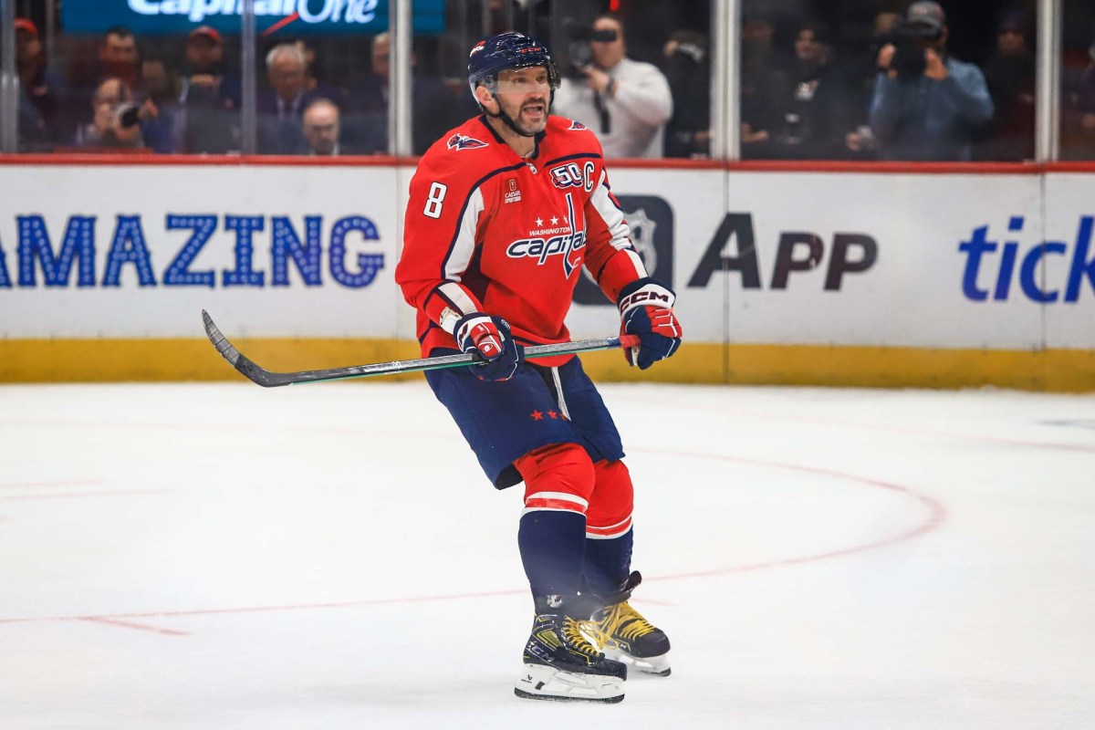 Alex Ovechkin breaks NHL record for most calendar years with 40 or more goals