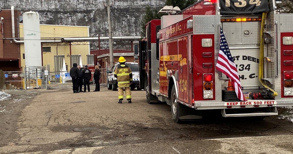 2 employees taken to hospital after equipment malfunctions at PPG’s Springdale plant – WPXI