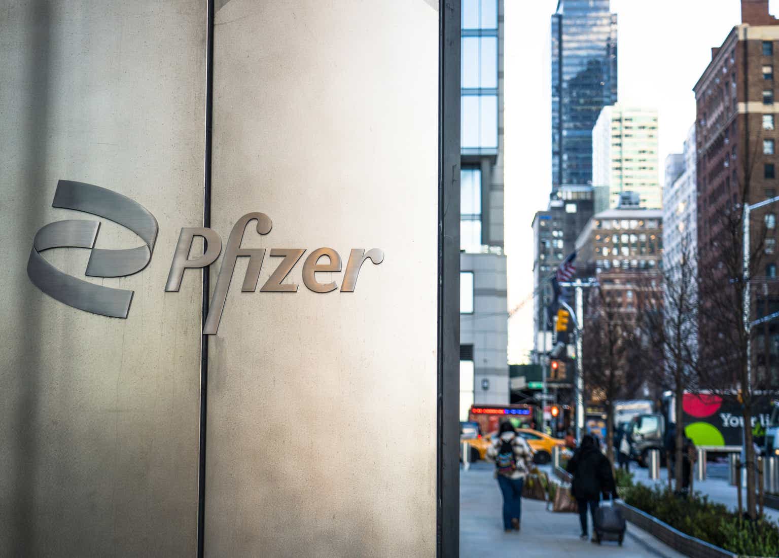 Pfizer Stock’s 2025 Comeback: What’s Driving Growth (NYSE:PFE)