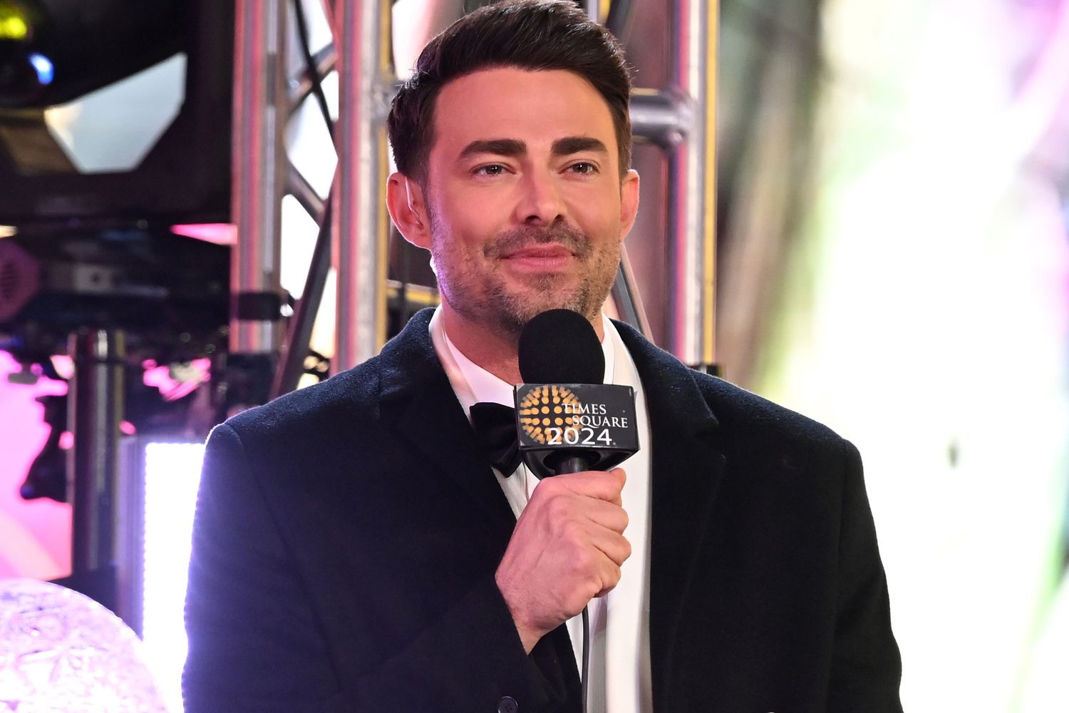 Jonathan Bennett Reveals Favorite Part of New Year’s Eve in N.Y.C. (Exclusive)