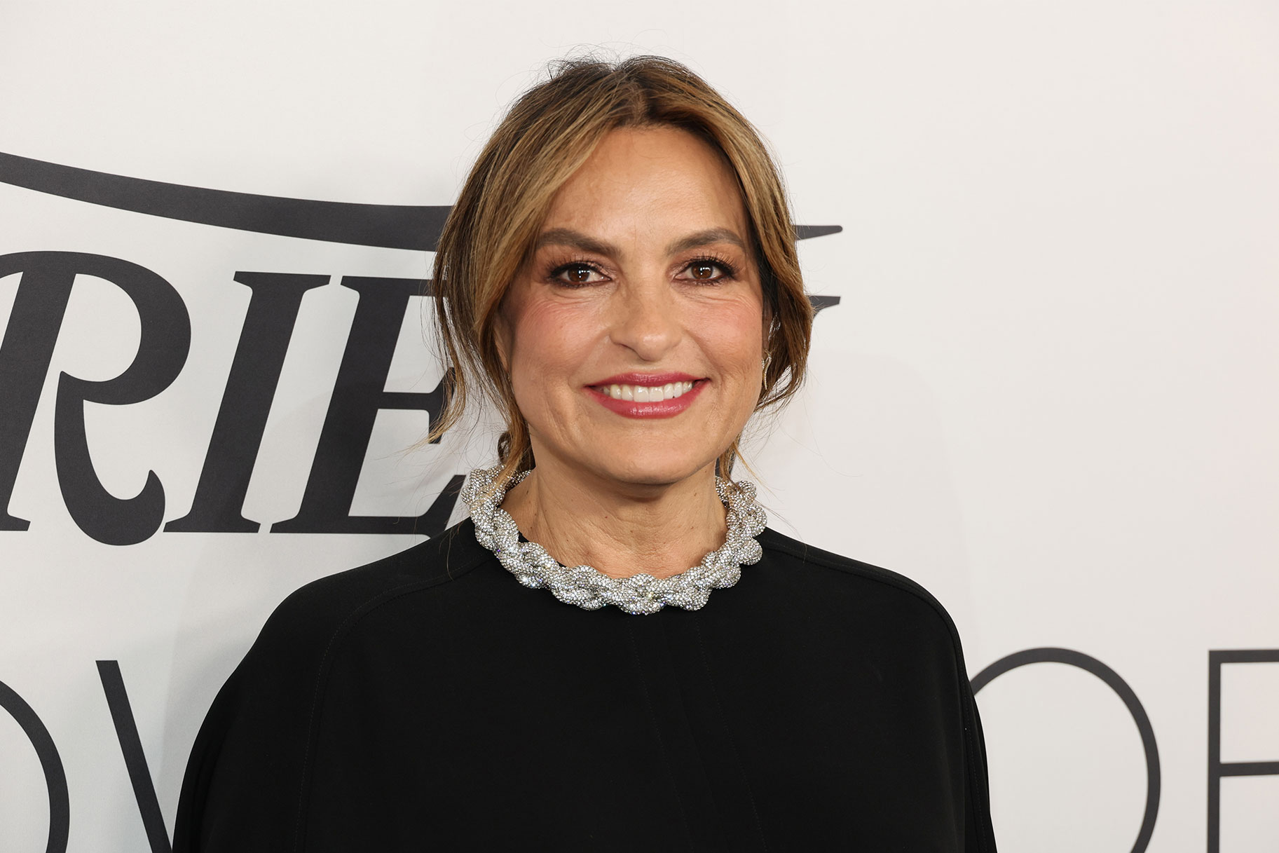 Mariska Hargitay Poses on a Mountain for the Holidays (PIC)