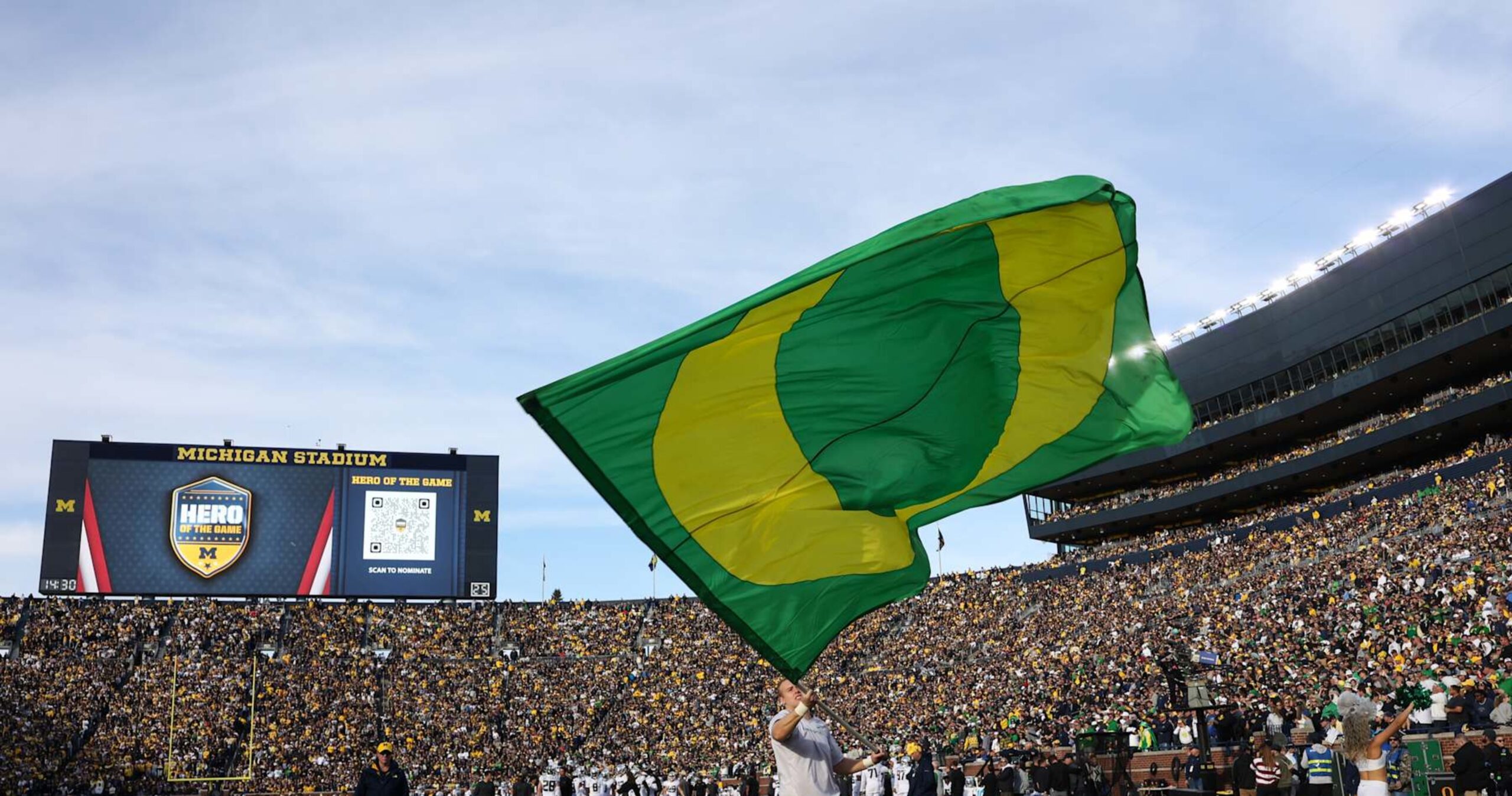 Big ‘O’ Above Oregon’s Campus Painted Red Ahead of Rose Bowl CFP Game vs. Ohio State | News, Scores, Highlights, Stats, and Rumors