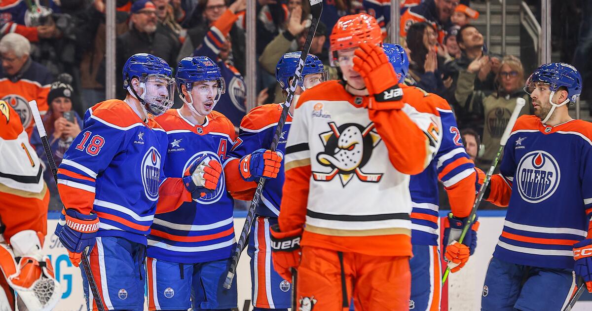 Leon Draisaitl scores late to lift the Oilers over the Ducks