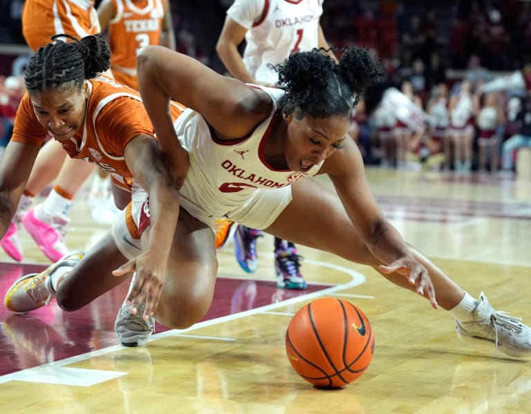 Women’s hoops: No. 9 Sooners fall to No. 5 Texas